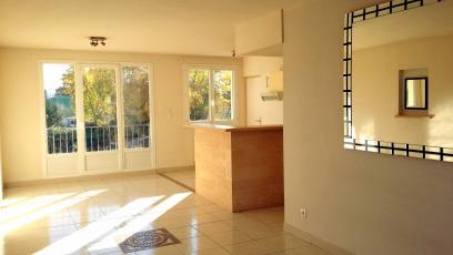 location F3 non meubl  Montluon