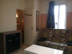 location Chambre non meuble  Montluon