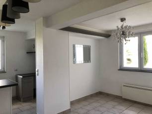 renting F1 Unfurnished  Montluon