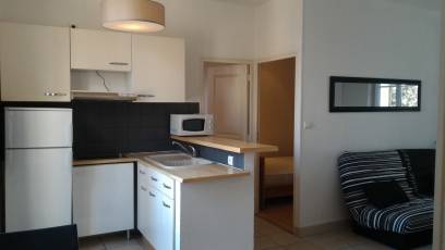 renting F2 Unfurnished  Montluon