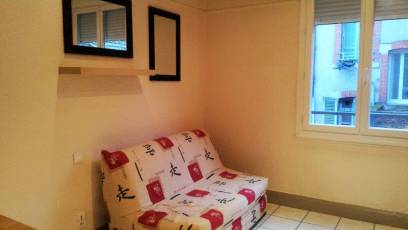 renting Studio Furnished  Montluon