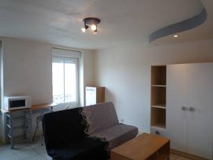 renting Studio Unfurnished  Montluon