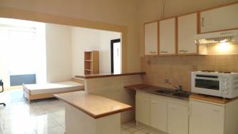 renting F1 Unfurnished  Montluon