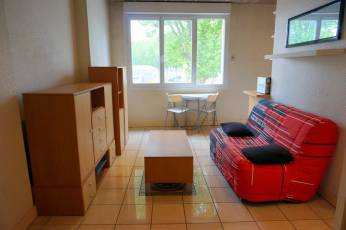 renting F2 Furnished  Montluon