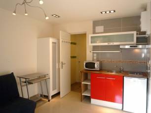 renting Studio Furnished  Montluon