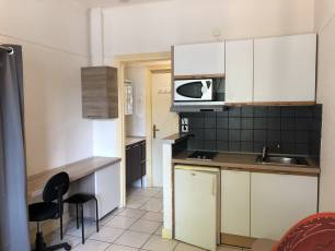 renting Studio Furnished  Montluon