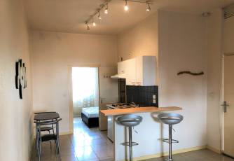 renting F2 Unfurnished  Montluon