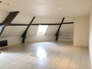 renting F2 Unfurnished  Montluon