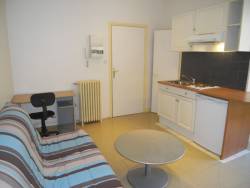 renting Studio Furnished  Montluon