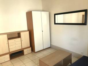 renting Studio Furnished  Montluon