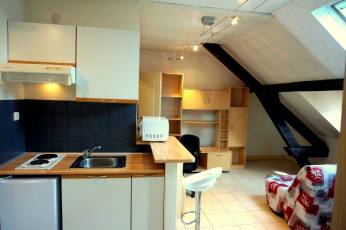 renting Studio Furnished  Montluon