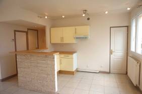 location F3 non meubl  Montluon