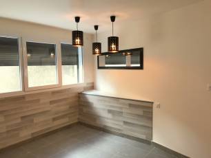  F3 non meubl  Montluon