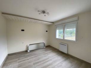  F3 non meubl  Montluon