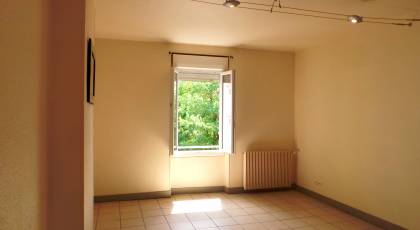 renting F2 Unfurnished  Montluon