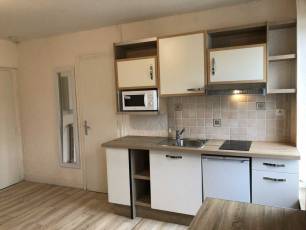 location Studio non meubl  Montluon