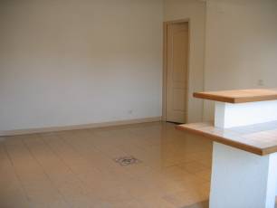 renting F2 Unfurnished  Montluon