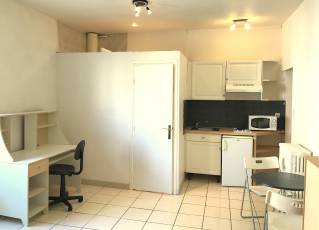 renting Studio Furnished  Montluon