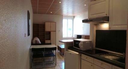 renting F2 Furnished  Montluon