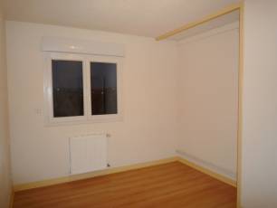 location F3 non meubl  Montluon