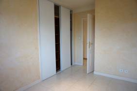 location F3 non meubl  Montluon