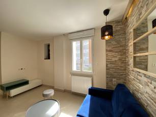 renting Studio Furnished  Montluon