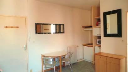 location Chambre non meuble  Montluon