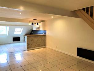renting F5 Unfurnished  Montluon