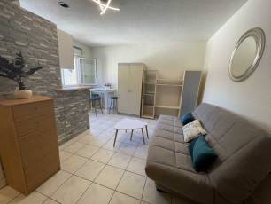 renting Studio Furnished  Montluon