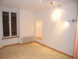  louer F3 non meubl  Montluon