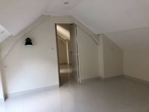 renting F4 Unfurnished  Montluon