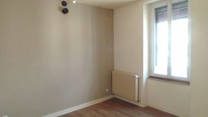 renting F2 Unfurnished  Montluon